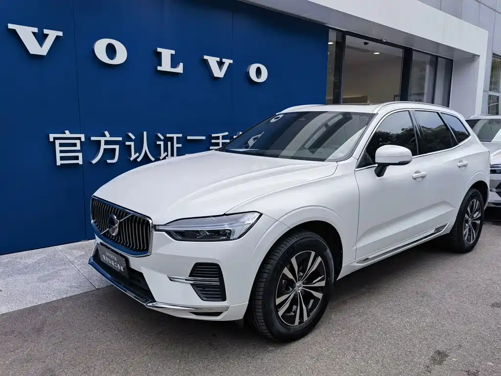 Volvo XC60 2024 — фото 1