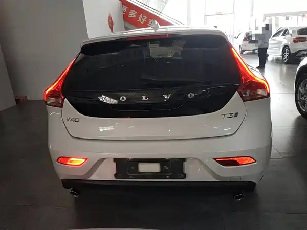 Volvo V40 2019