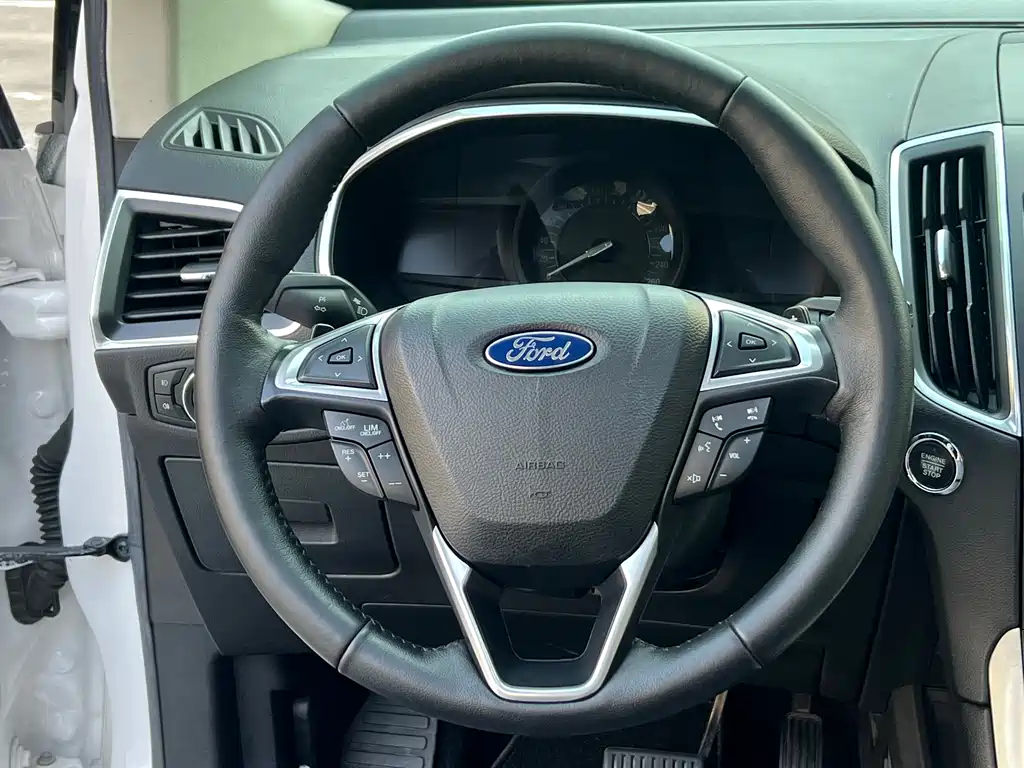 Ford Edge 2016 — фото 9
