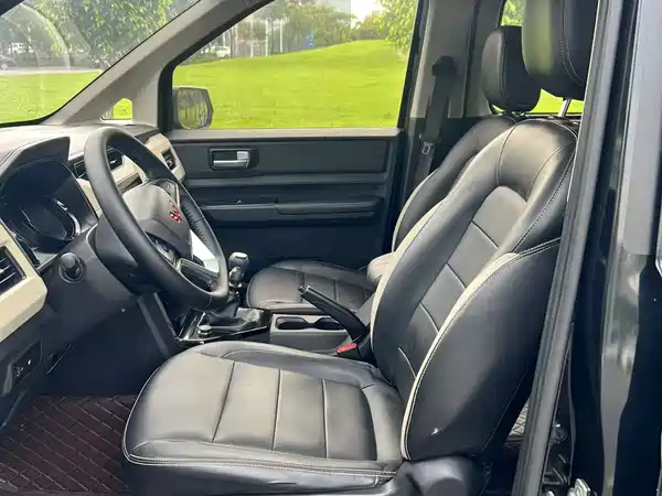 Wuling Journey 2021