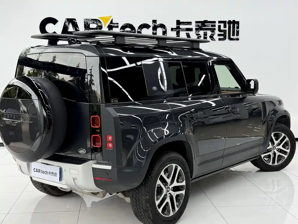Land Rover Defender 2024 — фото 29