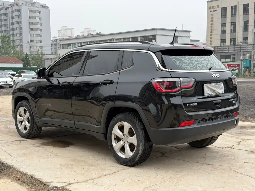Jeep Compass 2018 — фото 3