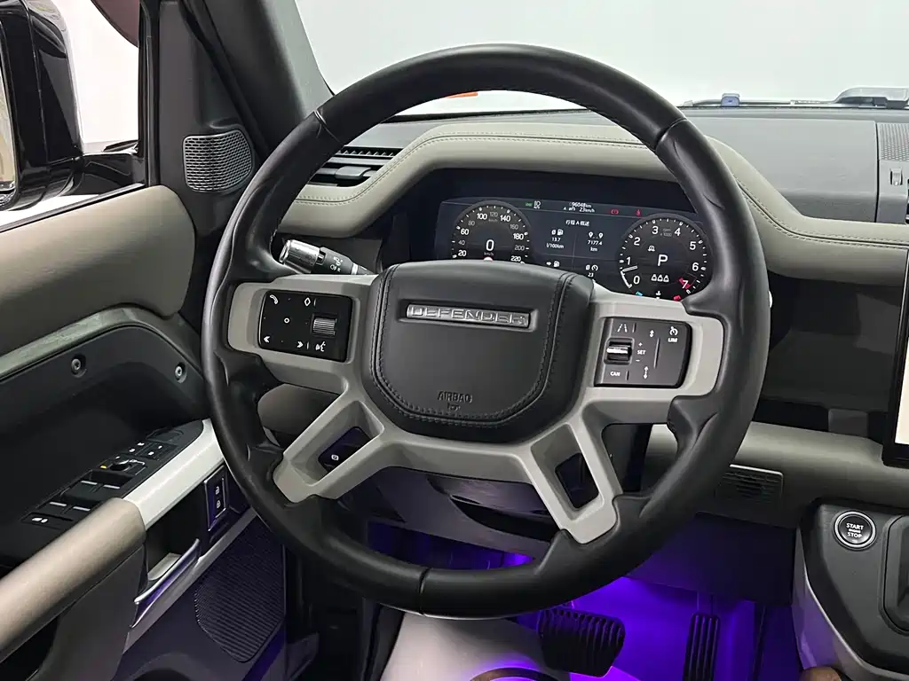Land Rover Defender 2022 — фото 32