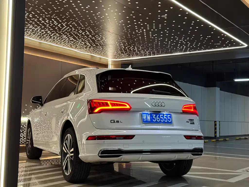 Audi Q5L 2020 — фото 23