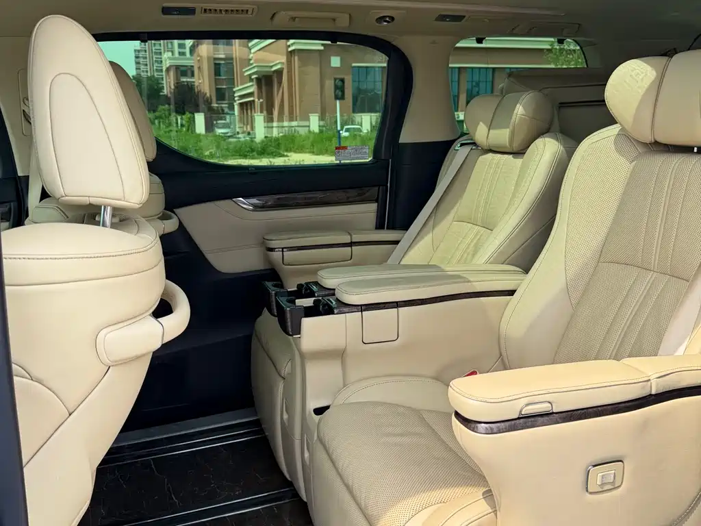 Toyota Alphard 2019 — фото 8