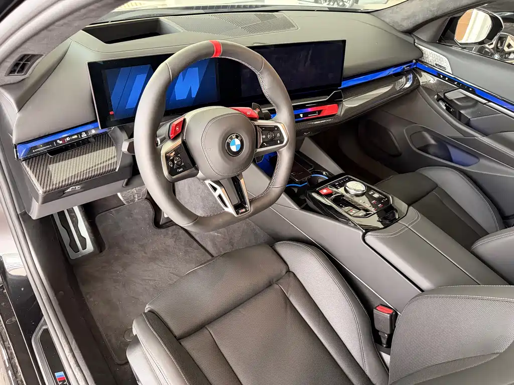 BMW M5 New Energy 2026 — фото 10