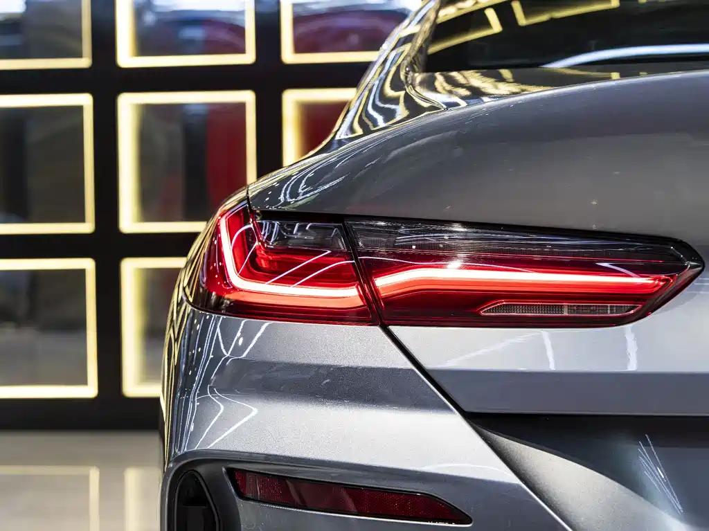 BMW 8 Series 2023 — фото 12