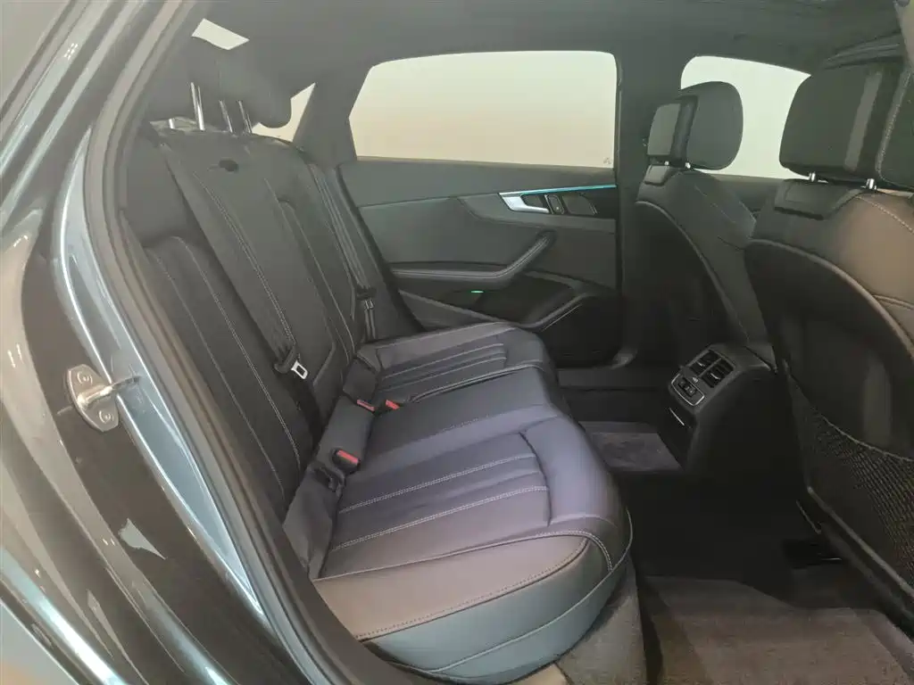 Audi A4L 2023