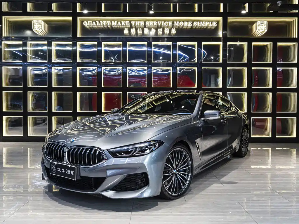 BMW 8 Series 2023 — фото 1