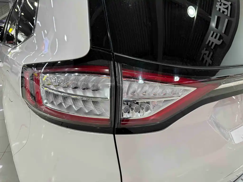 Ford Edge 2018 — фото 13