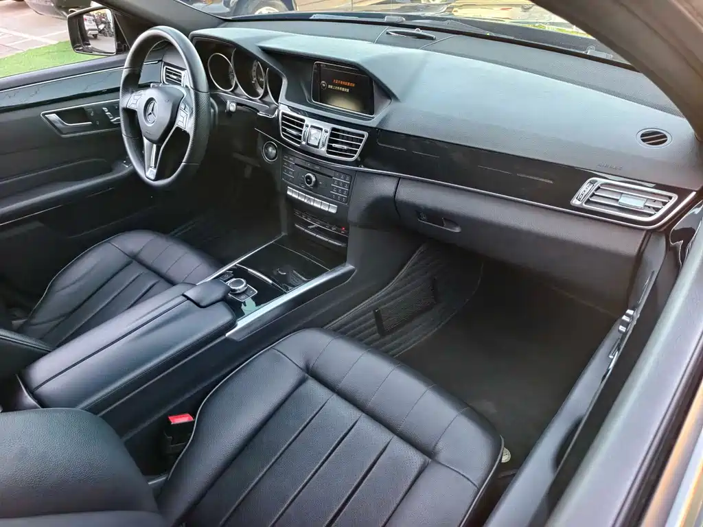 Mercedes-Benz E-Class 2016 — фото 15