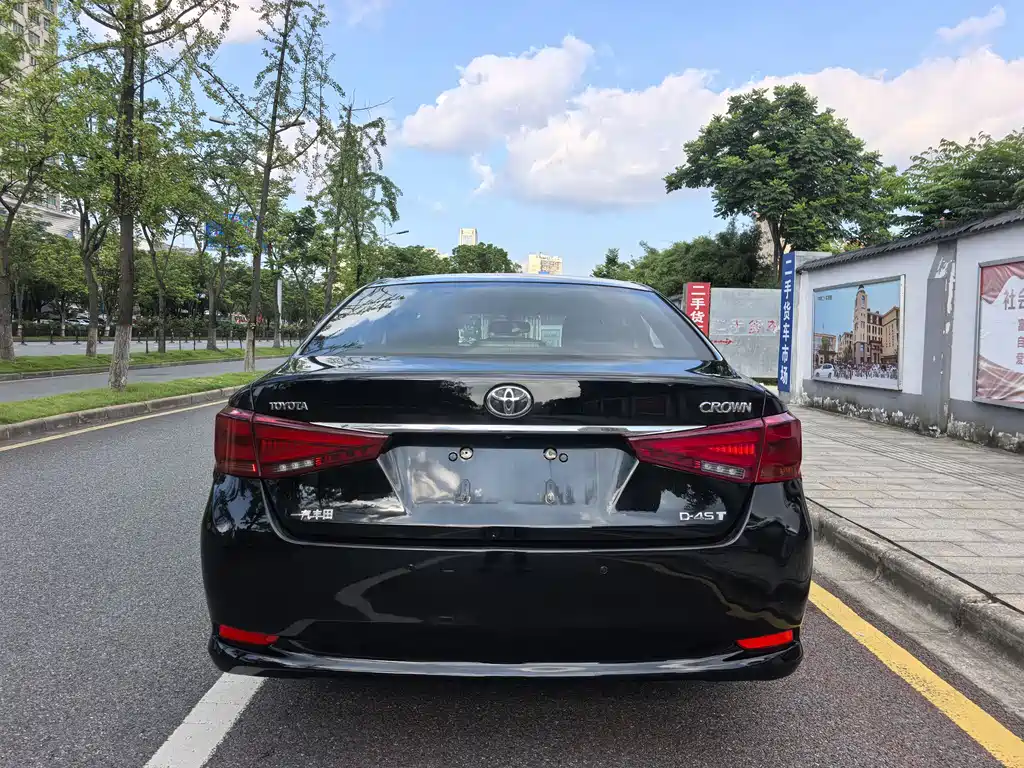 Toyota Crown 2017 — фото 17