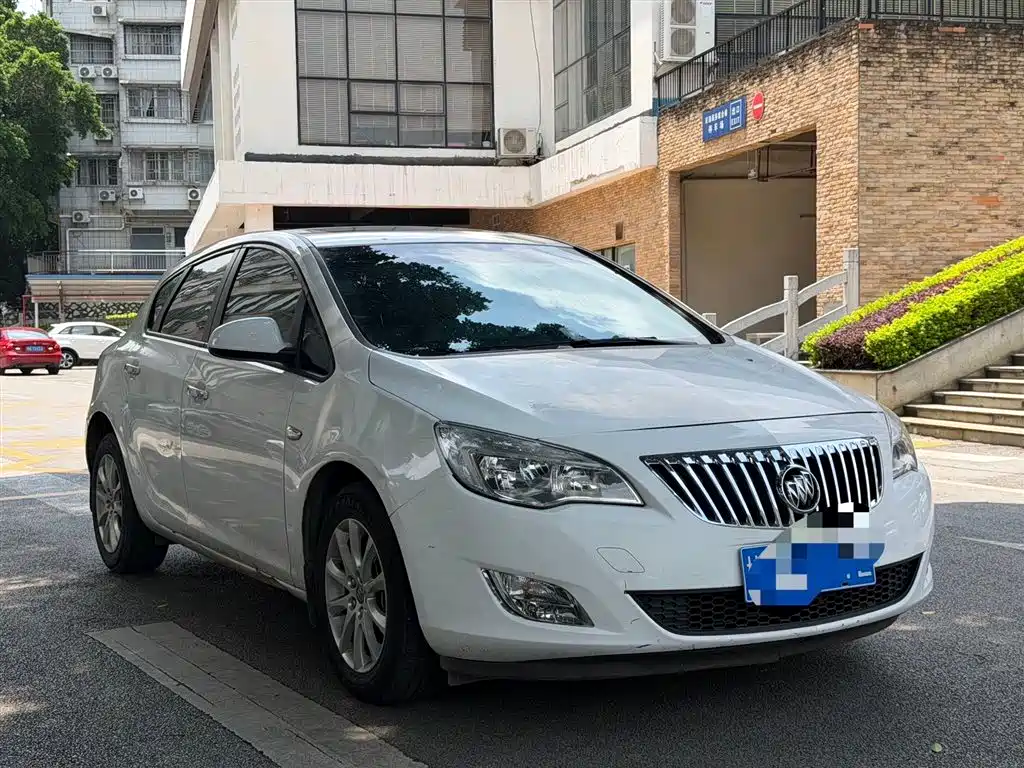 Buick Excelle 2012 — фото 3