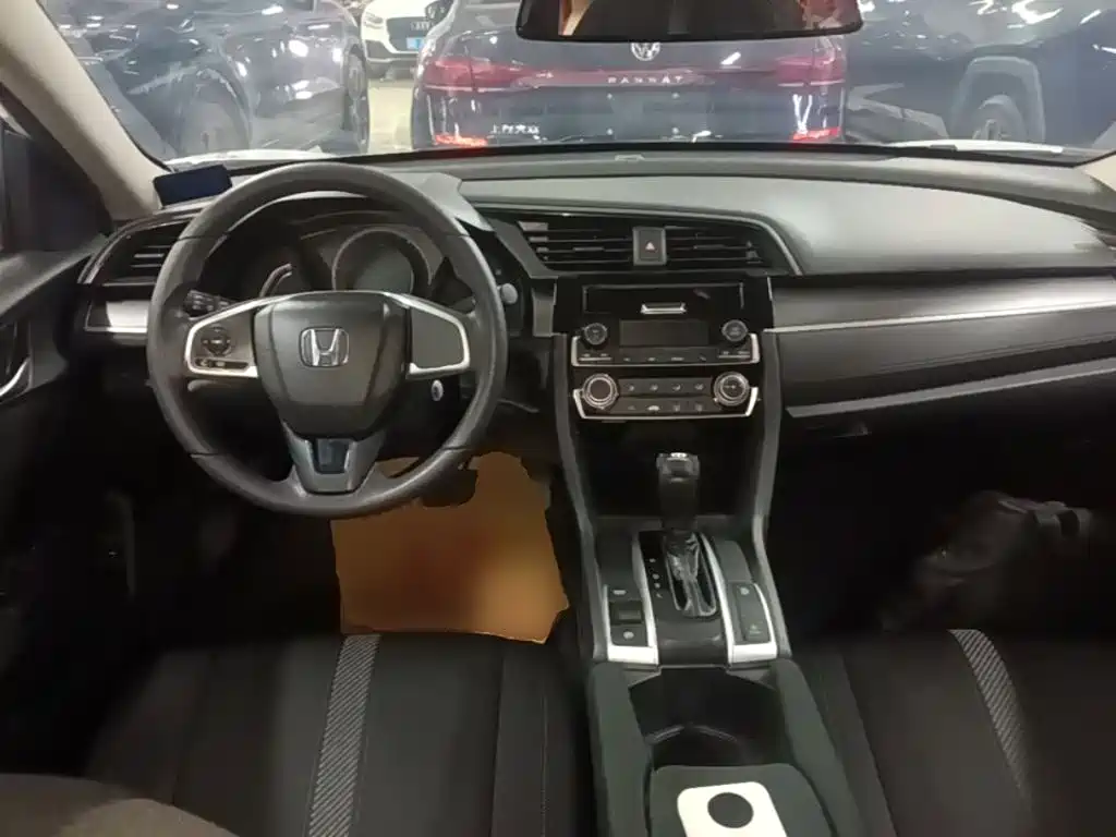 Honda Civic 2017 — фото 10