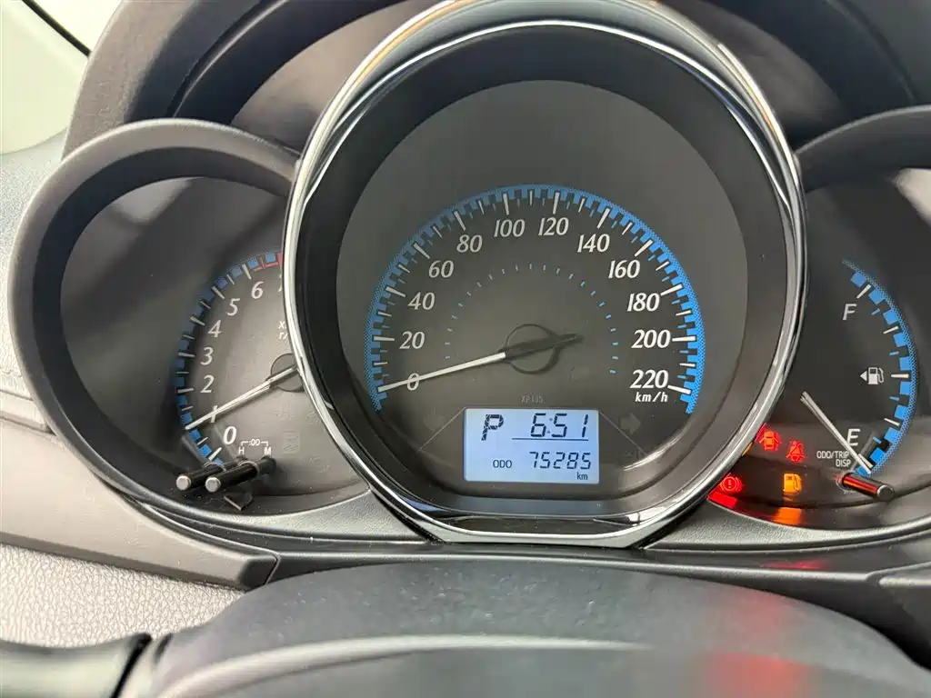 Toyota Yaris L 2018 — фото 11