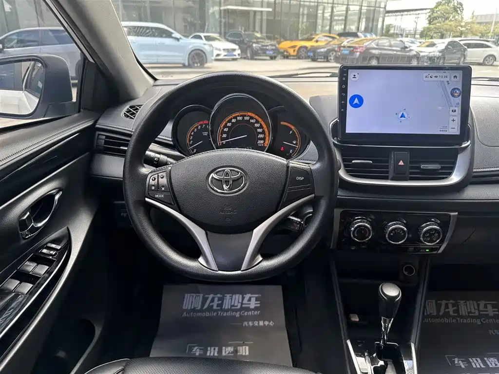 Toyota Yaris L 2023 — фото 9