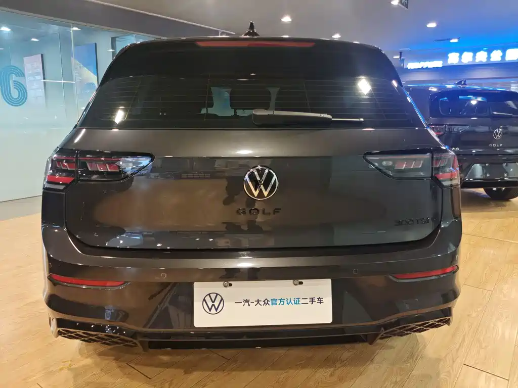 Volkswagen Golf 2025