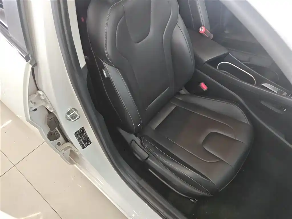 Hyundai Elantra 2021 — фото 20