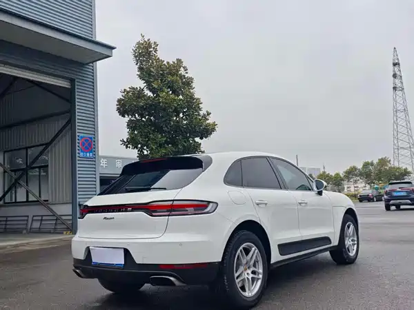 Porsche Macan 2021