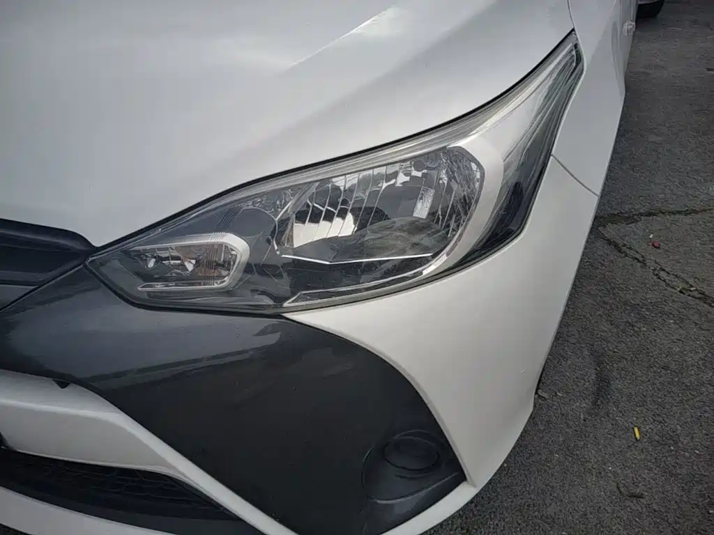Toyota Yaris L 2017 — фото 24