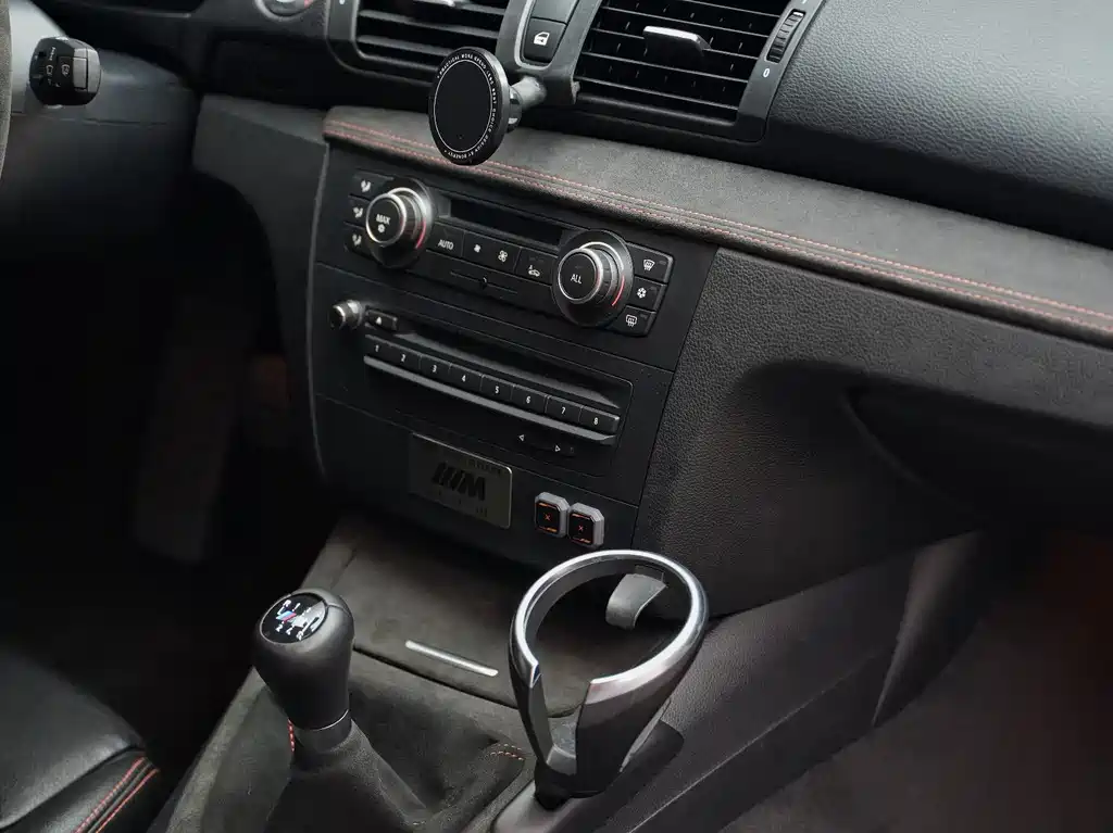 BMW 1 Series M 2012 — фото 16
