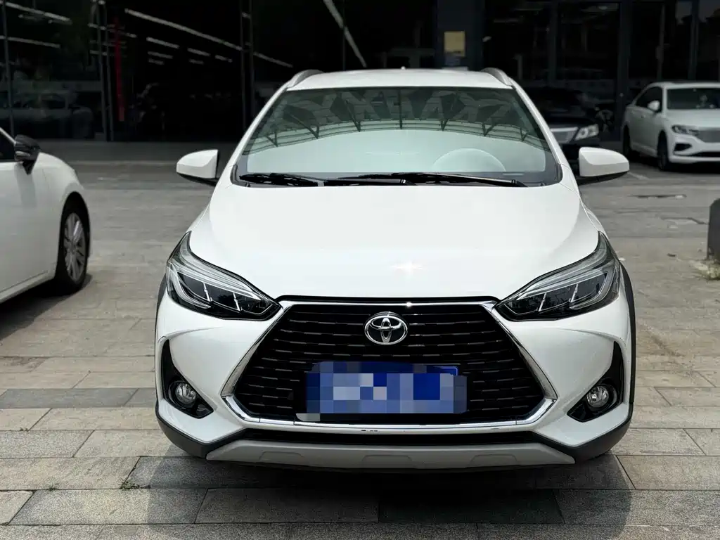 Toyota Yaris L 2022