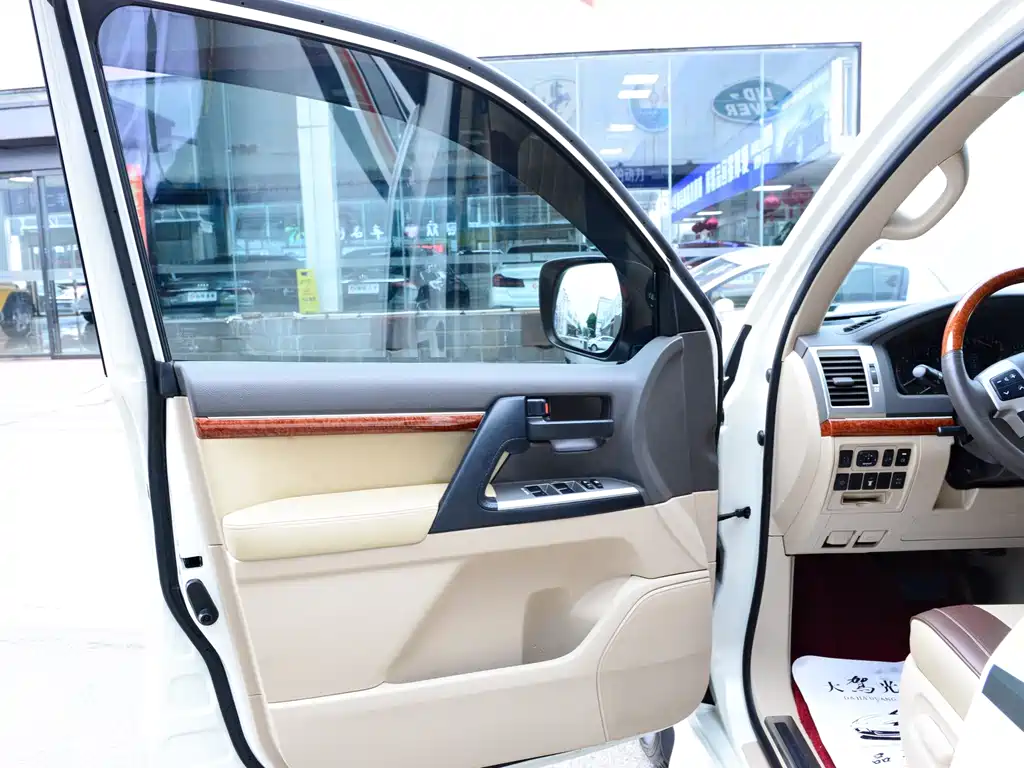 Toyota Land Cruiser 2017 — фото 13