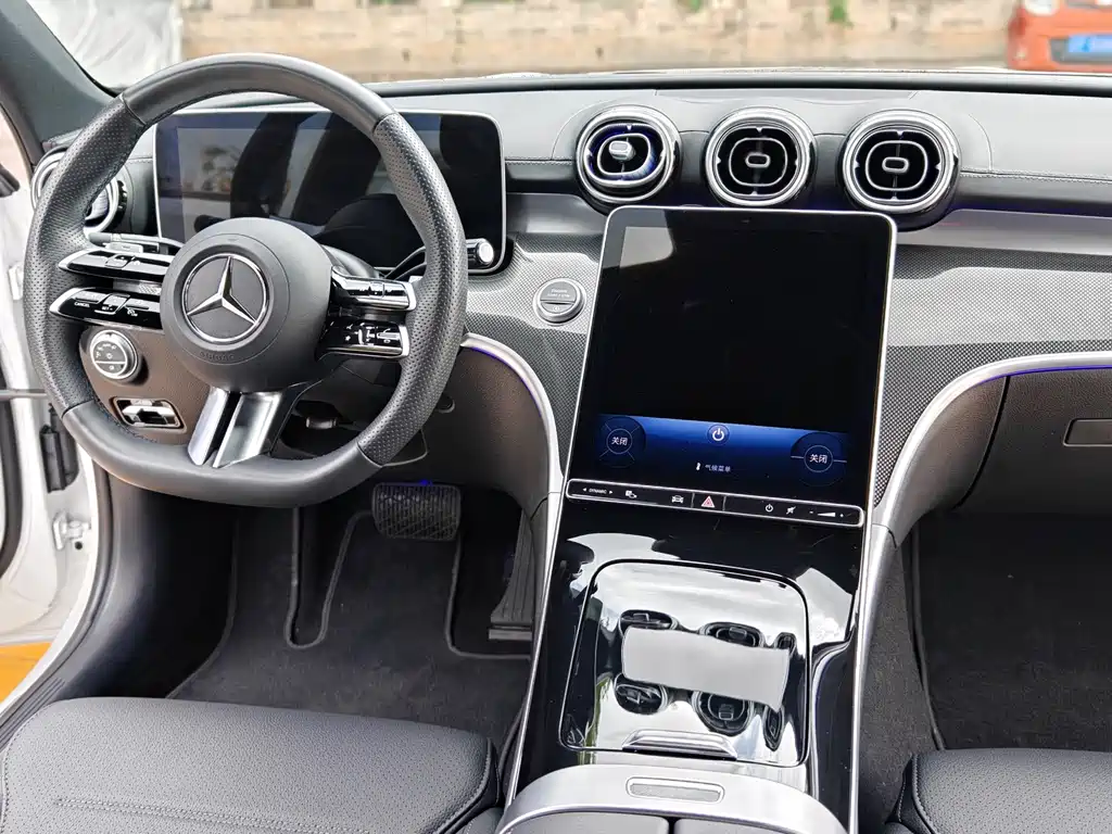 Mercedes-Benz C-Class 2024 — фото 20