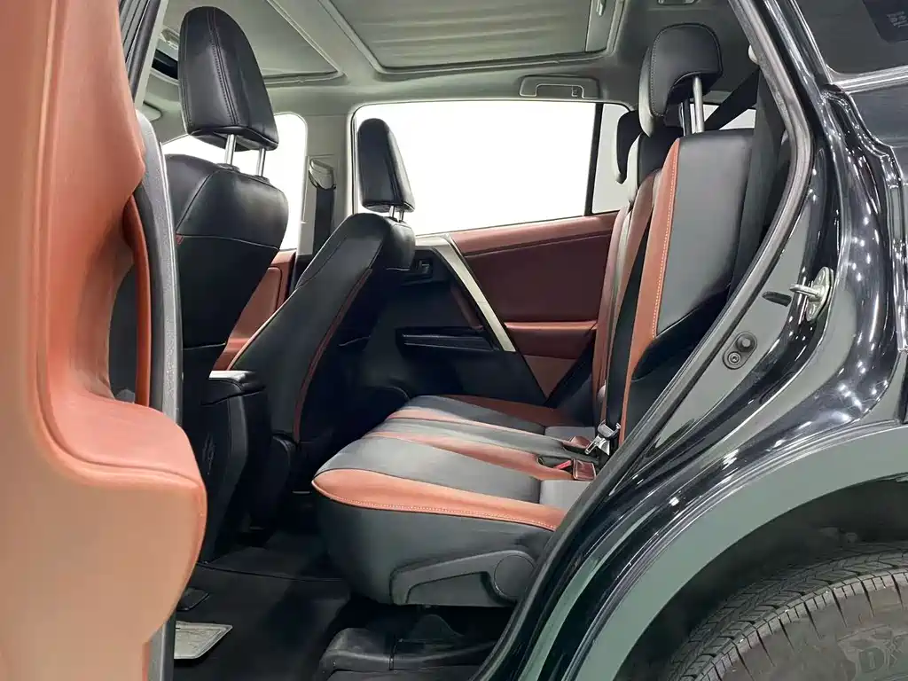 Toyota RAV4 2014