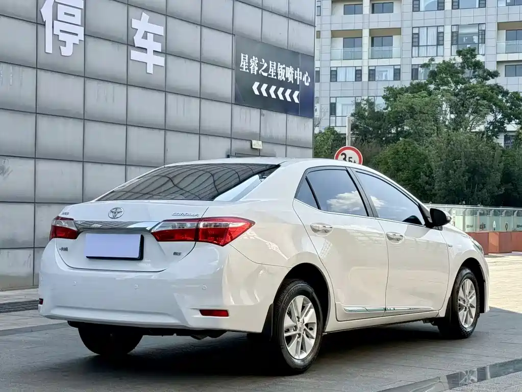 Toyota Corolla 2016 — фото 9