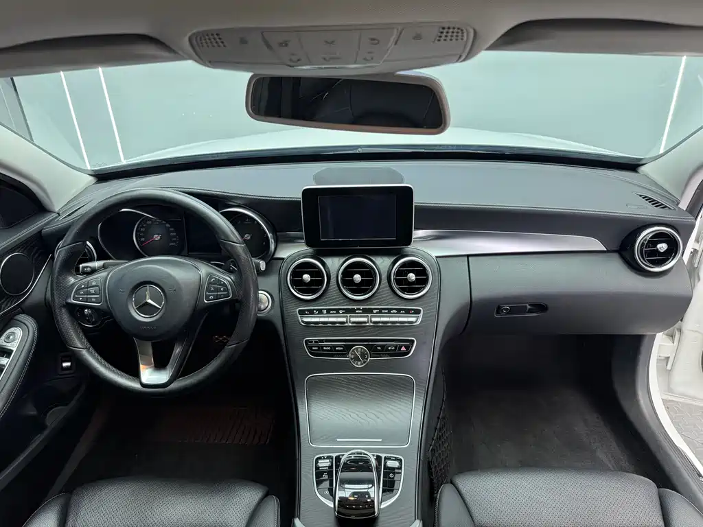 Mercedes-Benz C-Class 2018 — фото 16