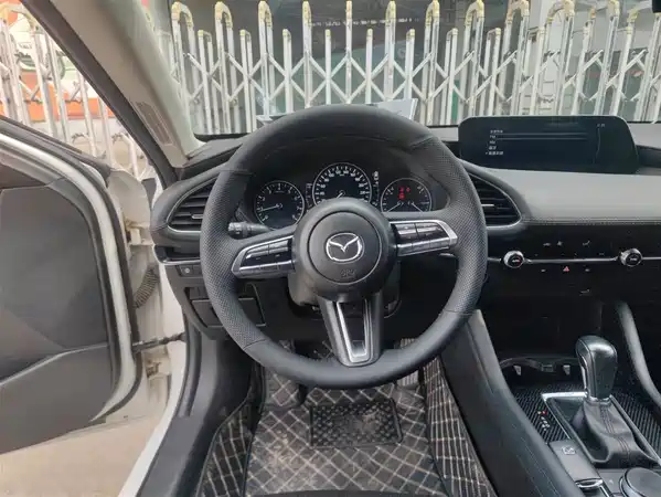 Mazda 3 Axela 2022