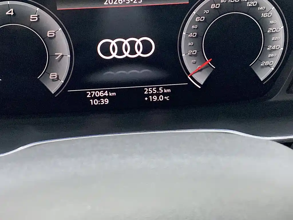 Audi Q3 2023 — фото 11