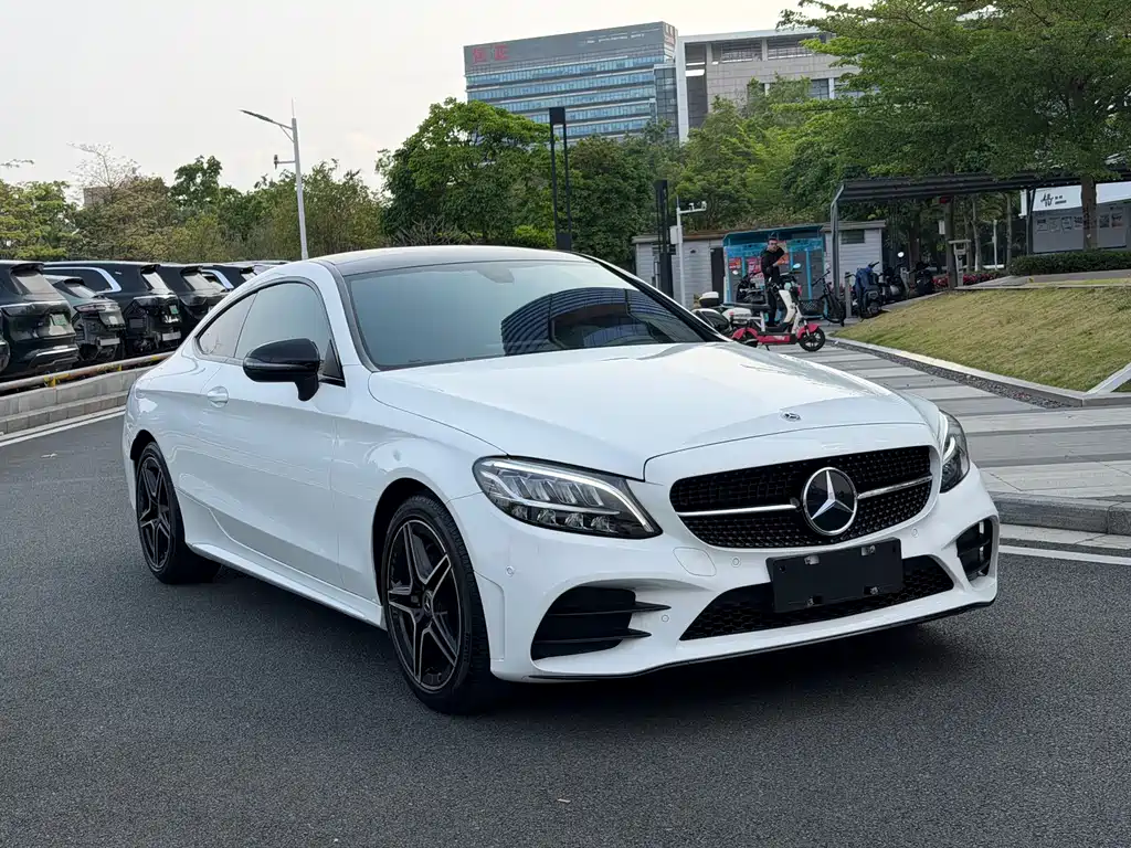Mercedes-Benz C-Class 2023 — фото 3