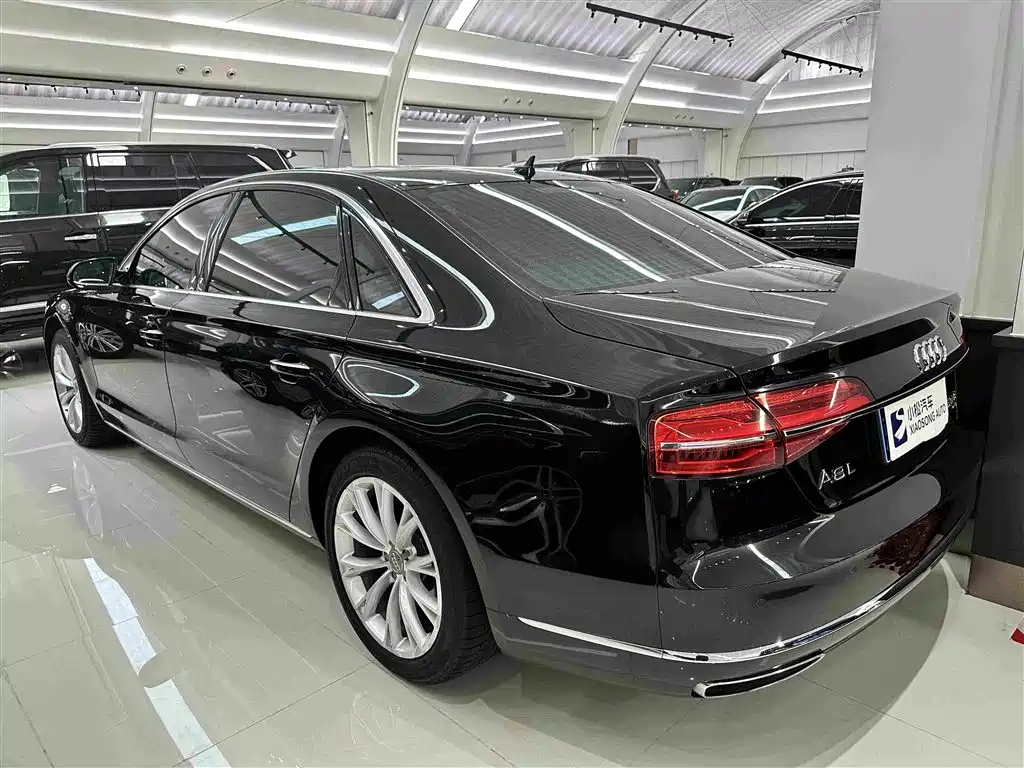 Audi A8 2014 — фото 17