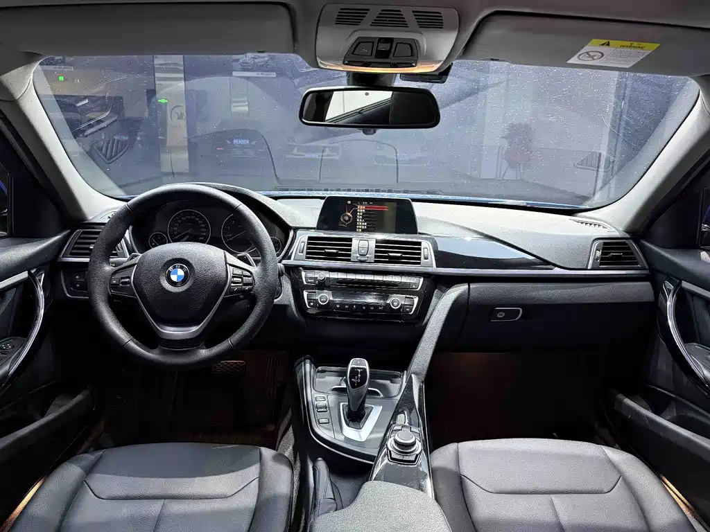 BMW 3 Series 2017 — фото 7