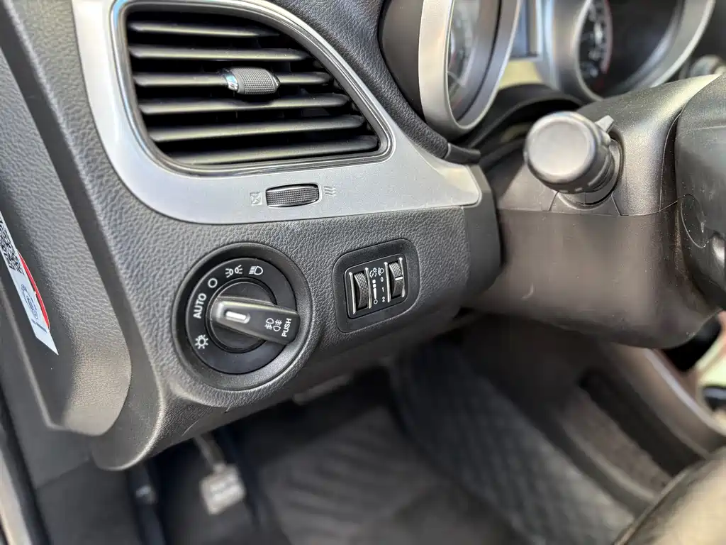 Dodge Journey 2015 — фото 8