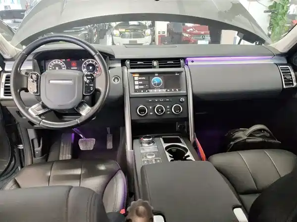 Land Rover Discovery 2020