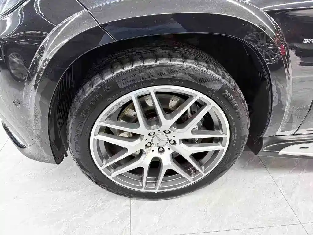 Mercedes-Benz GLS AMG 2017 — фото 21