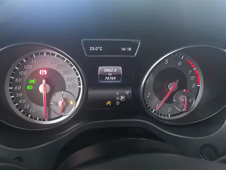 Mercedes-Benz GLA 2017 — фото 14