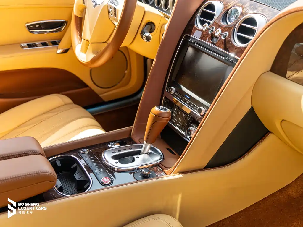 Bentley Flying Spur 2016 — фото 22