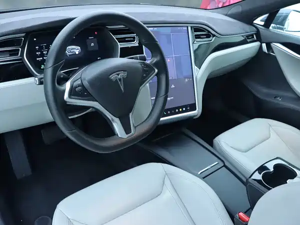 Tesla Model S 2016