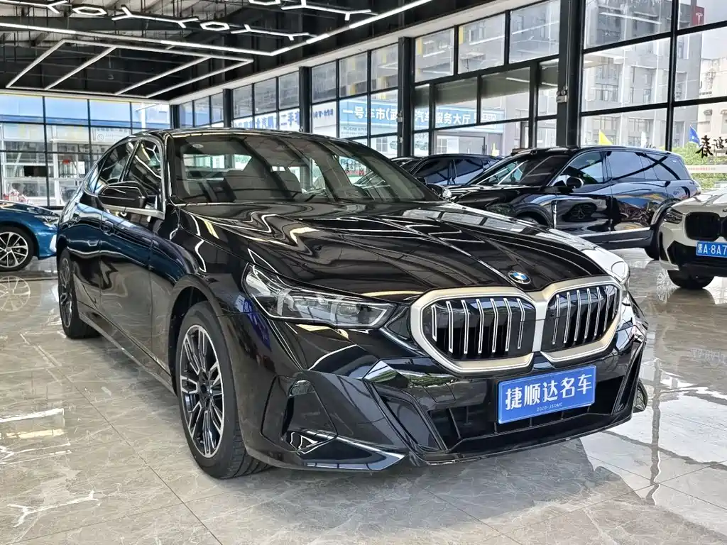 BMW 5 Series 2026 — фото 14