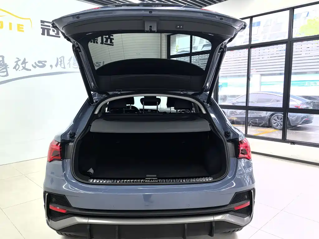 Audi Q3 Sportback 2021 — фото 19