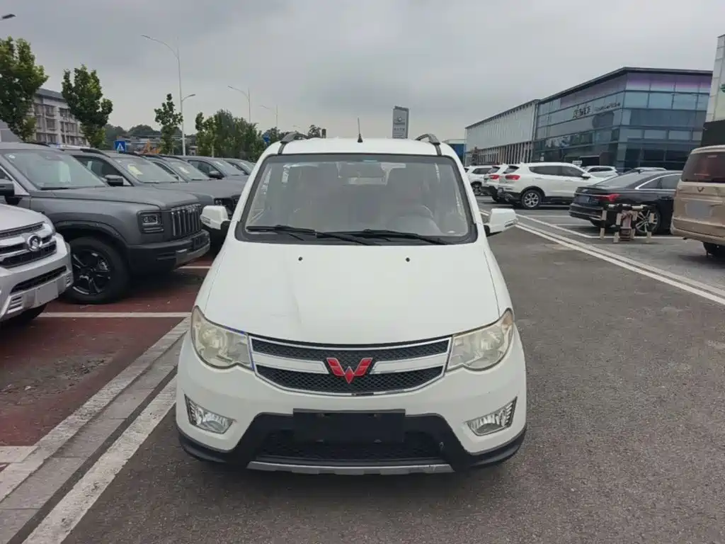 Wuling Hongguang 2015