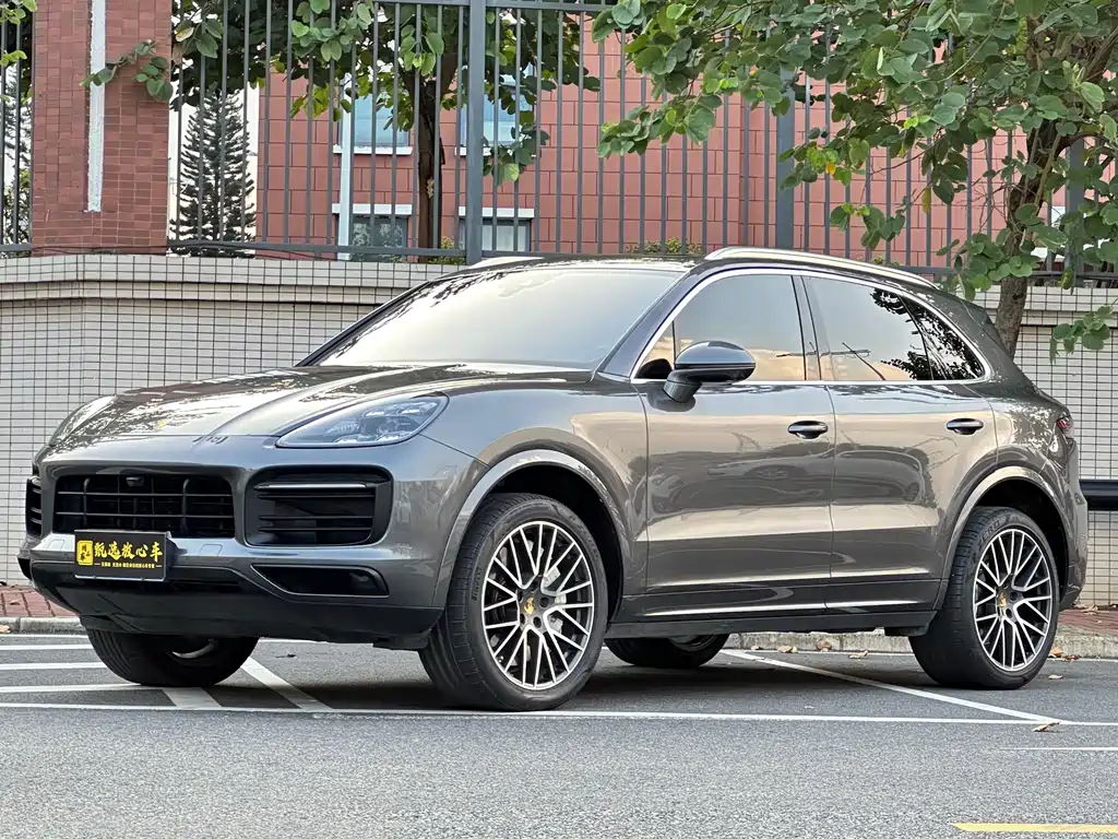 Porsche Cayenne 2020 — фото 1