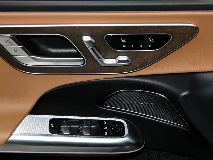 Mercedes-Benz E-Class 2025 — фото 30