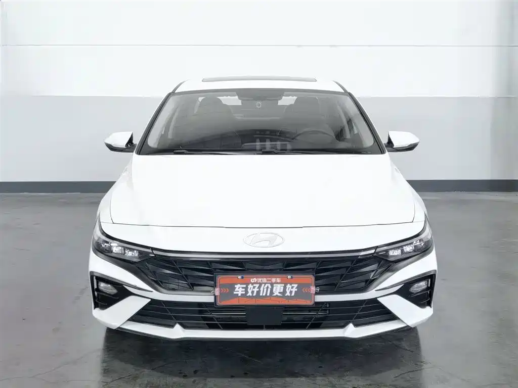 Hyundai Elantra 2024