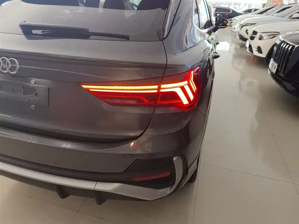 Audi Q3 Sportback 2020 — фото 24