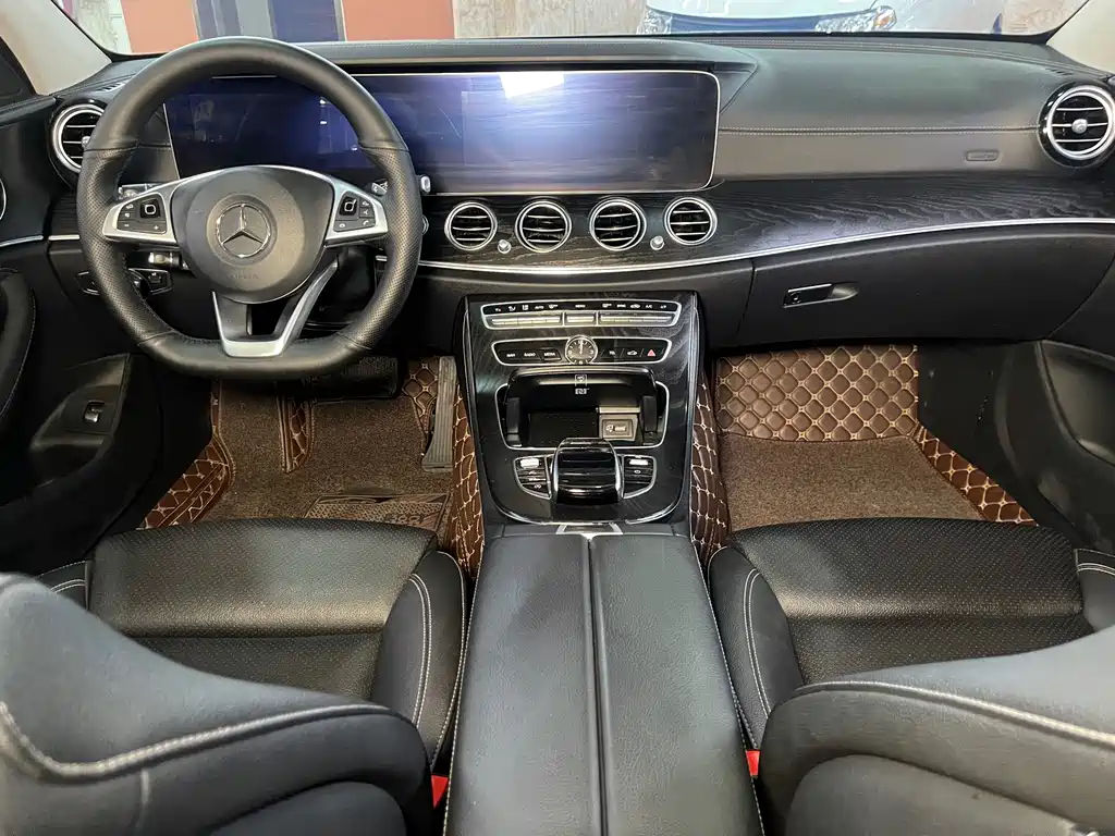 Mercedes-Benz E-Class 2018 — фото 14